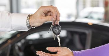 אפשרויות למכירת רכב אשראי כאשר התואר ביד או בבנק
